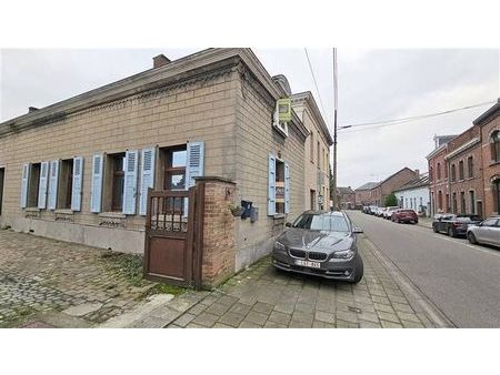 maison 3 façades avec 3 chambres  pas de jardin