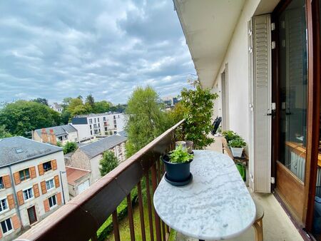 vente d'un appartement 2 pièces 45 m2 dans une résidence calme et arborée. à 10 min à pied