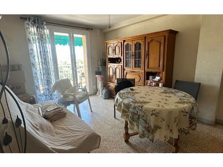 location appartement  52.45 m² t-3 à marseille 10  715 €