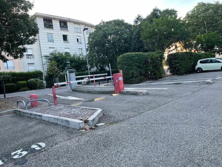 place de parking aix-en-provence