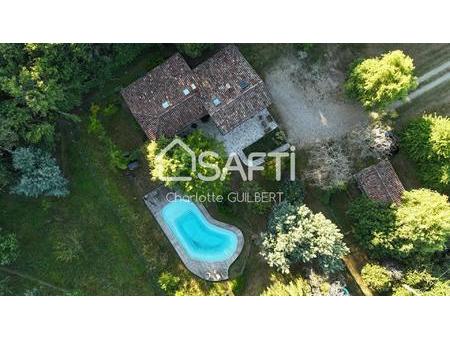 maison avec piscine et pré pour chevaux