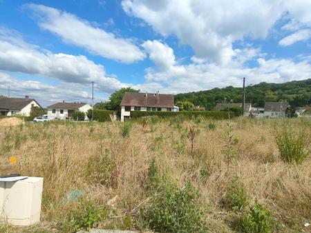 terrain à bâtir viabilisé à auneuil !