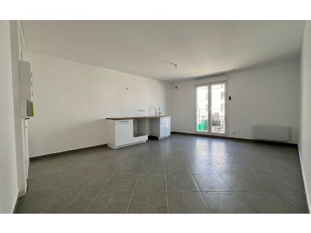 location appartement  42.4 m² t-2 à créteil  1 000 €