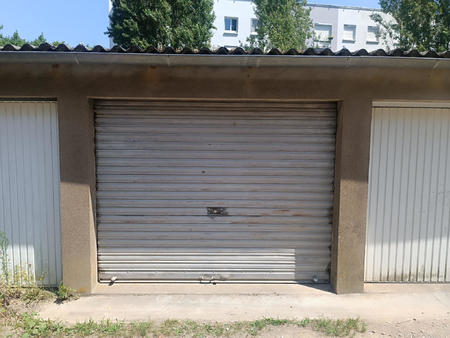 vente garage et parking à nantes chantenay - sainte-anne (44000) : à vendre / nantes chant