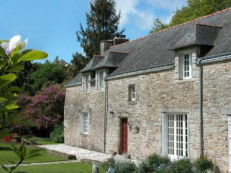 maison meublée t4 dans longère  grand jardin