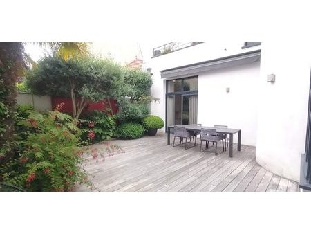 location meublée maison 10 pièces 465 m²