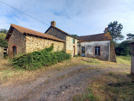 corps de ferme à restaurer