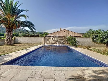 belle villa avec très belle vue sur les vignes à plan de la tour