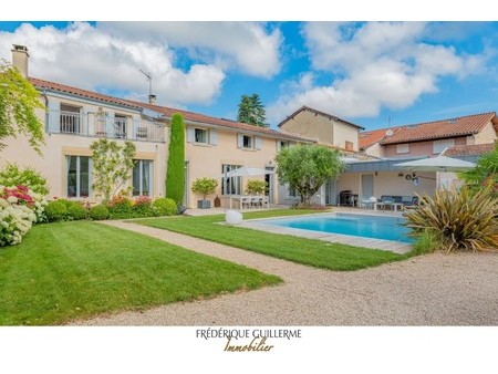 maison de luxe à vendre dans le quartier centre