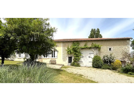 maison avec piscine et terrasse challignac (16)