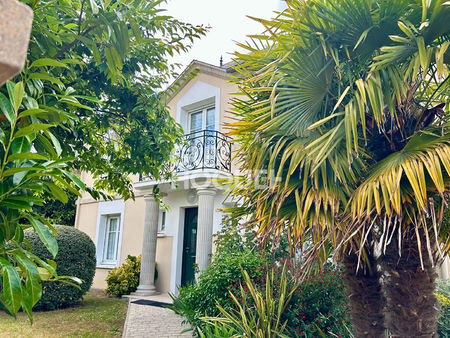 maison 8 pièces 214 m2