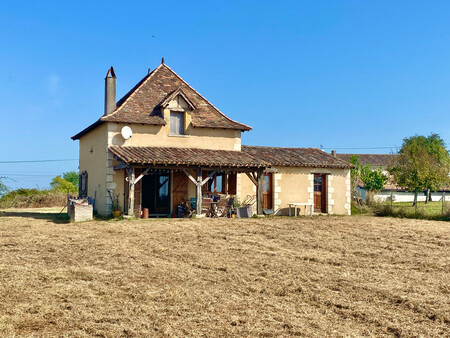 jolie périgourdine de 2006 avec 5 chambres et deux salles d'eau sur 4000m2 de terrain -