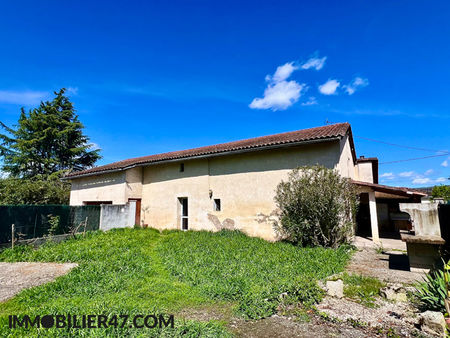 maison en pierre avec dependances et jardin