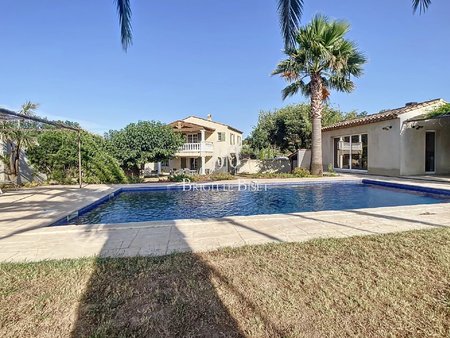 belle villa avec très belle vue sur les vignes à plan de la tour