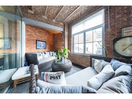 sainte-catherine - superbe loft 1 chambre + bureau et garage