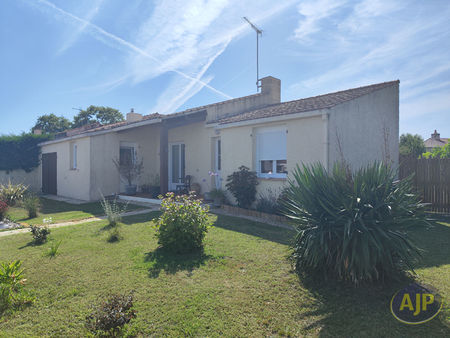 maison saint michel en l herm 3 pièce(s) 78 m2