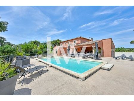 villa 200m² avec piscine à nîmes