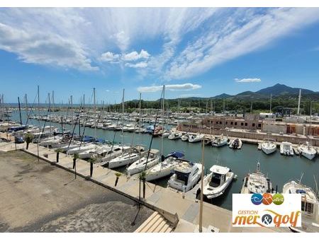 t2 avec belle terrasse de 13.85m² donnant sur le port de plaisance