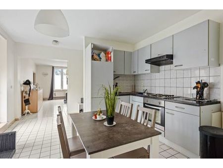 gezellig appartement met ruim terras nabij station