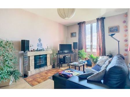 location appartement  89.57 m² t-3 à aurillac  519 €