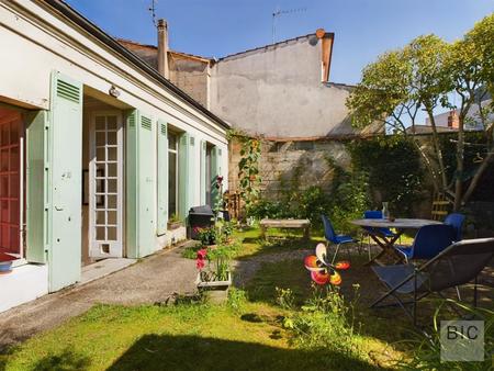 a vendre échoppe avec jardin