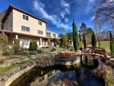 superbe propriété rénovée avec terrain  piscine et vue imprenable sur les pyrénées