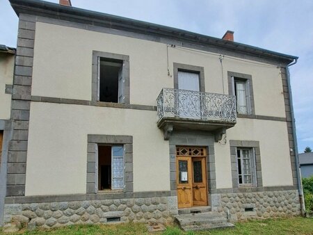 vente maison 7 pièces de 176 m² à giat (63620)