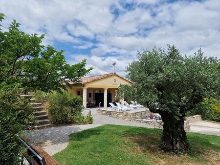 maison avec 2 gîtes + piscine sur terrain de 2300 m²