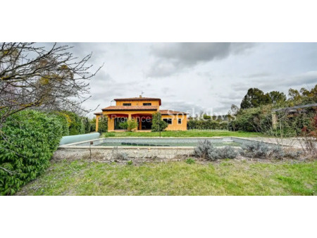 maison avec piscine et terrasse cabries (13)