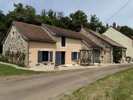 propriete au bord du canal du nivernais