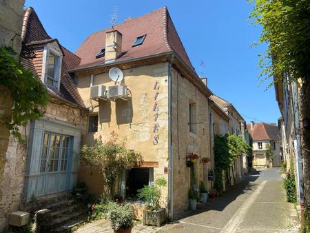 une maison de village confortable au centre du bugue