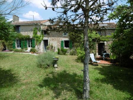 maison de caractère avec piscine et maison d’amis