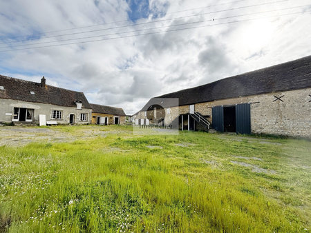 ferme avec de nombreuses dépendances