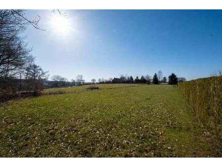 terrain constructible de 1800m²