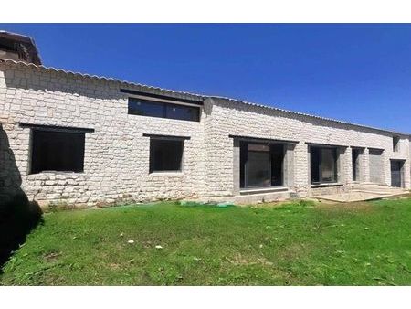 vente maison 5 pièces 253 m² laudun-l'ardoise (30290)