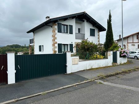 charmant maison hendaye  2 etages + sous-sol