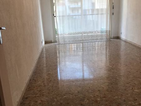 3 pièces de 75 m² - la madeleine