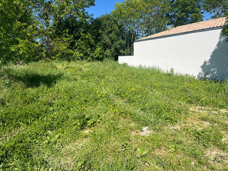 vente terrain  283.00m²  salles