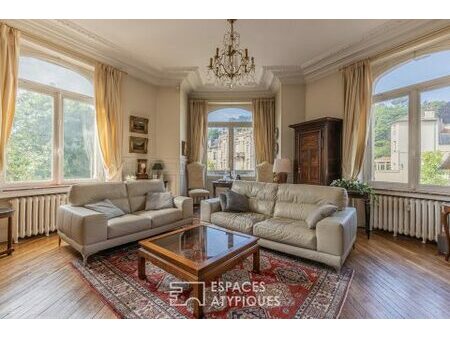 appartement bourgeois dans un bâtiment art nouveau