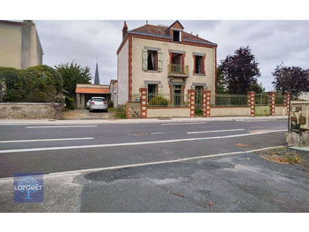 maison bourgeoise à rénover sur saint lezin de 220 m2