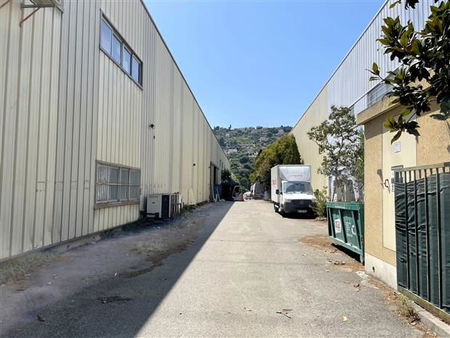 location local d'activités st laurent du var 1 600 m²