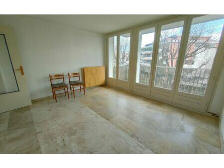 location appartement  70.47 m² t-4 à grenoble  880 €