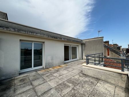 proche gare - terrasses et parking