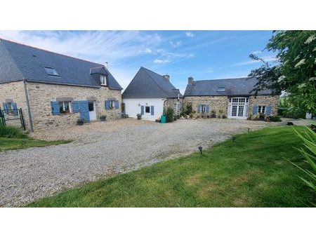 morbihan  maison de 3 chambres avec 2 gîtes et piscine  vue imp