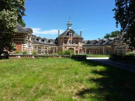 propriété dans un parc et château