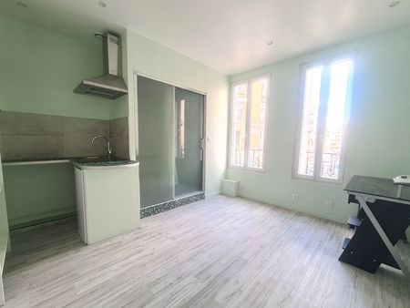 studio 1 pièce 14 m²