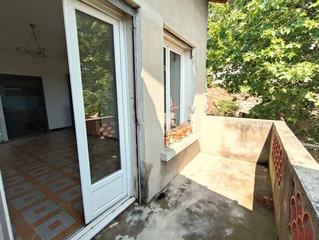 appartement t4 avec balcon et 2 places de parking