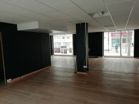 local commercial 166 m²