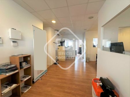 local commercial 72 m²