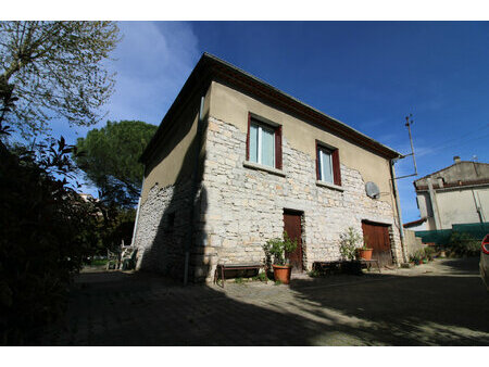 maison 75 m2 + 75 garage et caves; terrain 1328 m2.